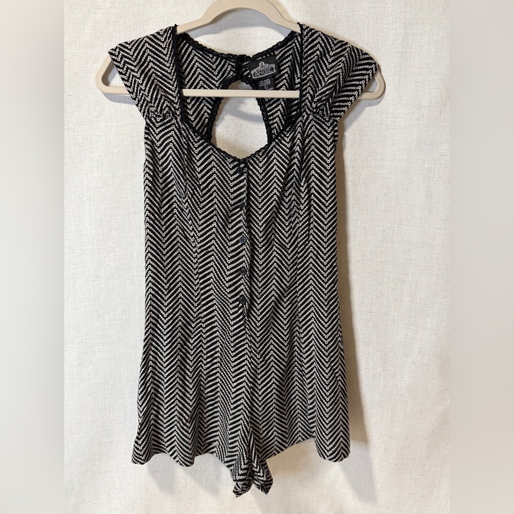 Black and White Chevron Romper, Size L, Slightly Open Back